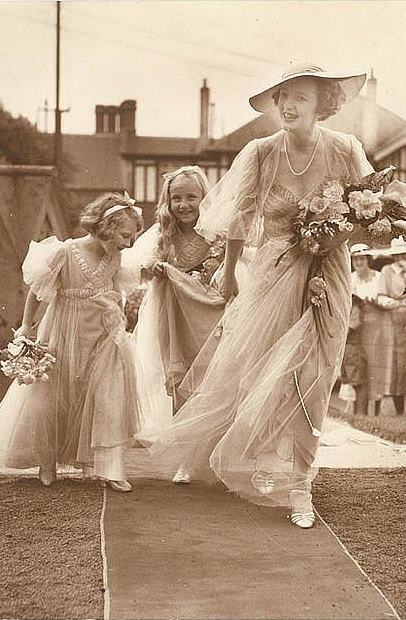 weeding-vintage weeding-vintage