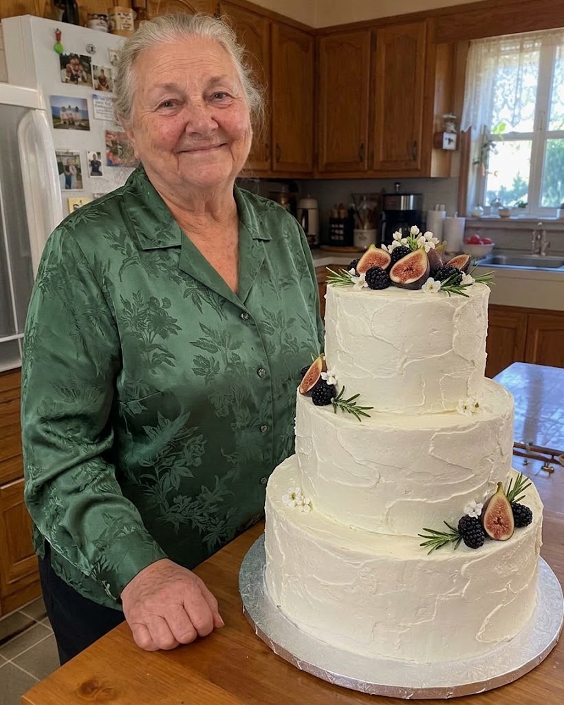 A Man&rsquo;s Fiancée Asked His Grandmother to Make Her a HUGE Wedding Cake, Then Refused to Pay for It .So His SiSTER Prepared a Wedding Gift She&rsquo;ll Never Forget